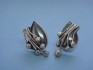 sterling silver earring combined with hematite