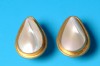 earring combined with mother of pearl and silver 24 K gold dipt